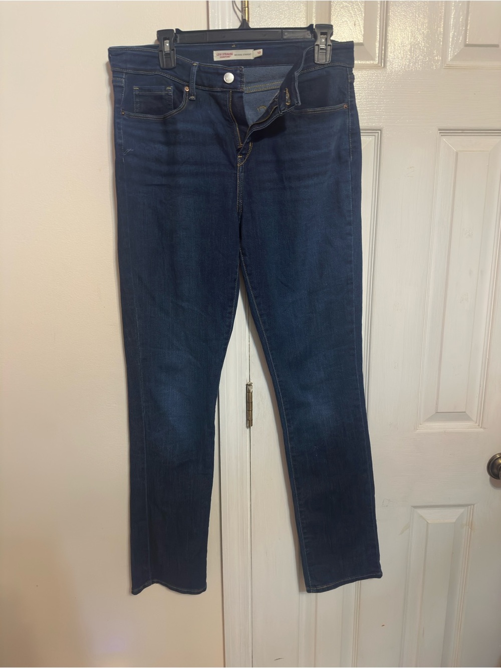 Signature by Levi Strauss Indigo Straight Leg Jeans